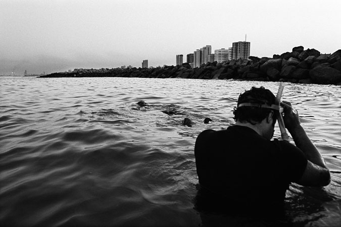 Men snorkling
